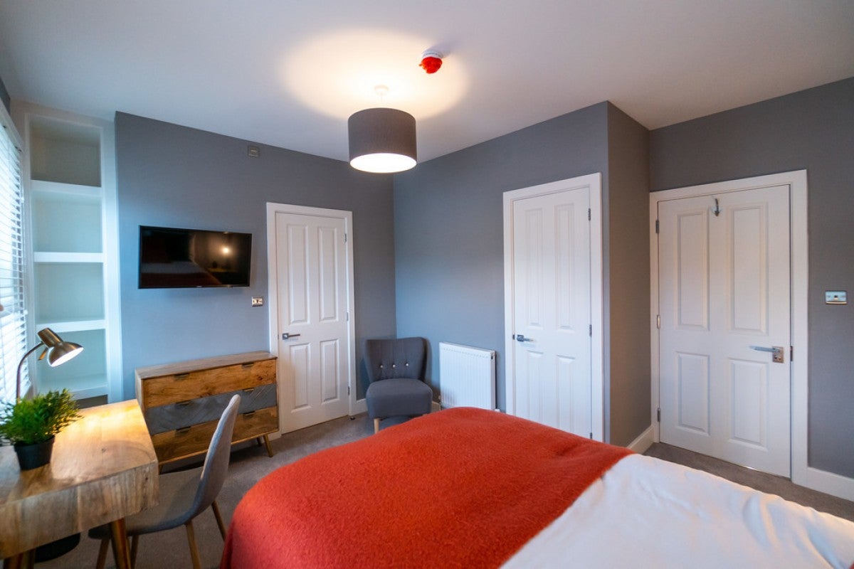 Room Hemdean Road in Reading