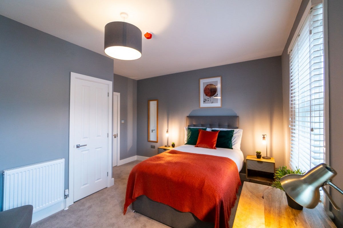 Room Hemdean Road in Reading
