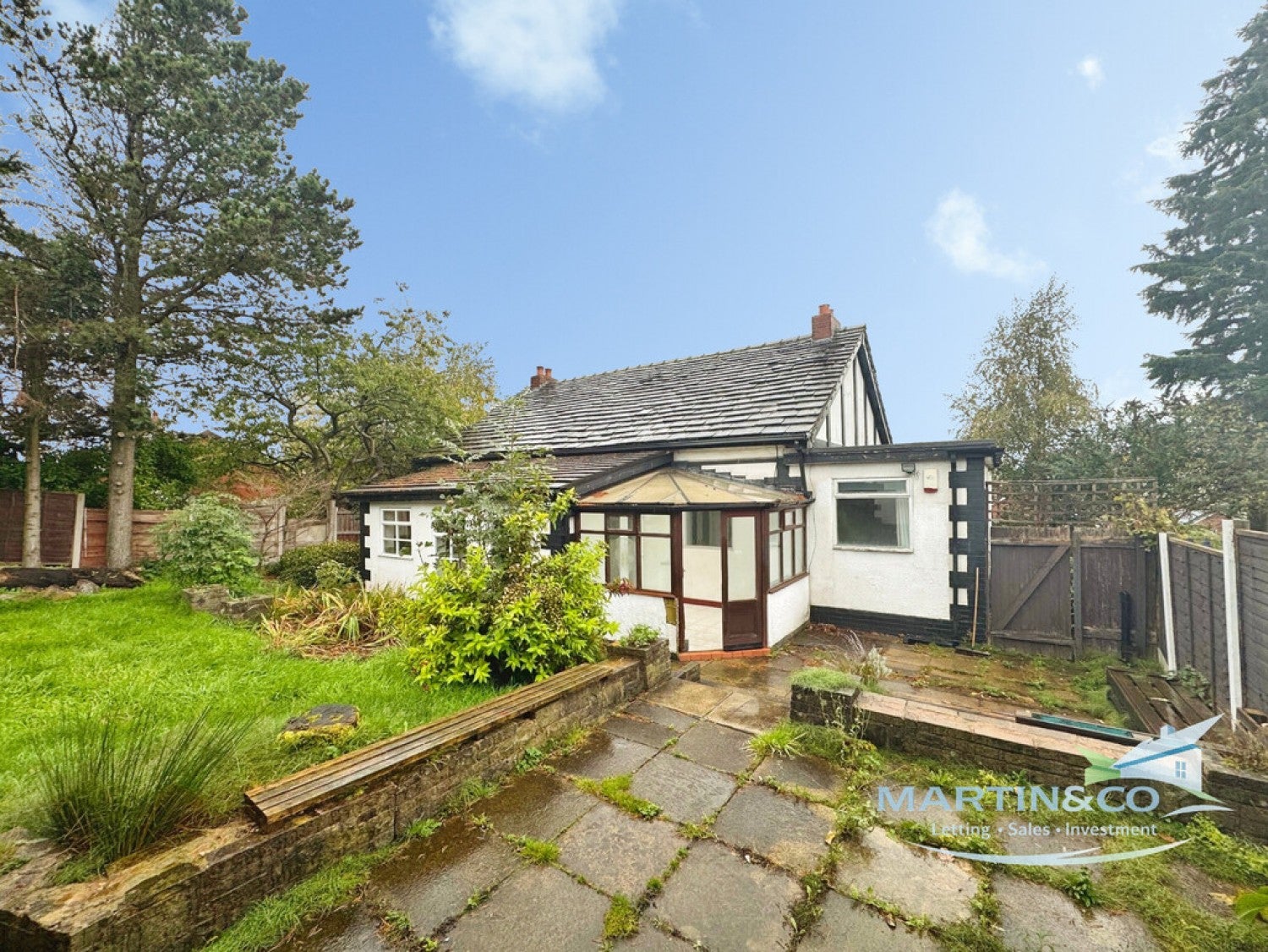 House Lynmouth Close in Chadderton
