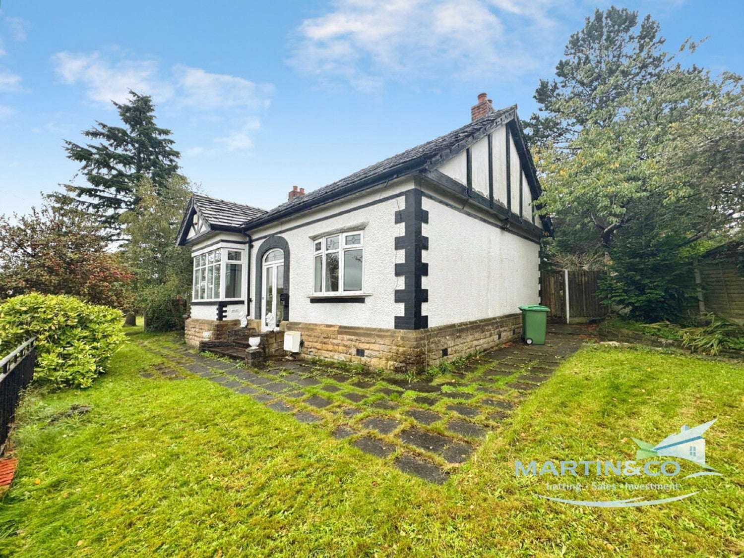 House Lynmouth Close in Chadderton