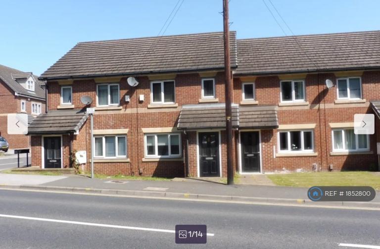 House Pontefract Road in Cudworth