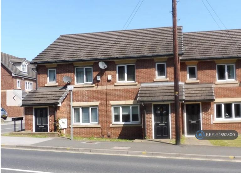 House Pontefract Road in Cudworth