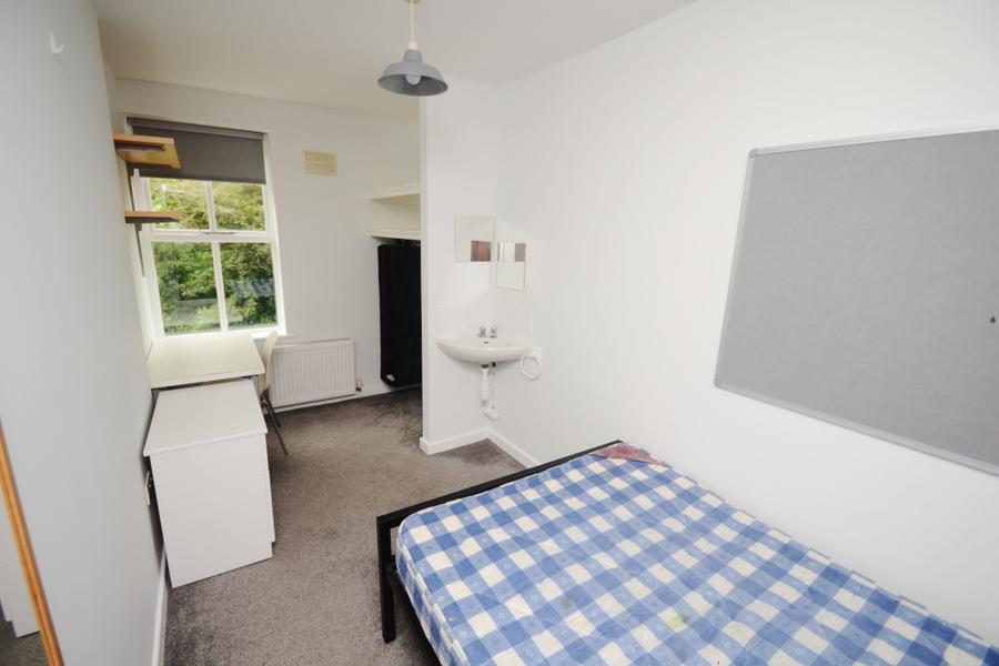 Flat Clifton Avenue in Manchester