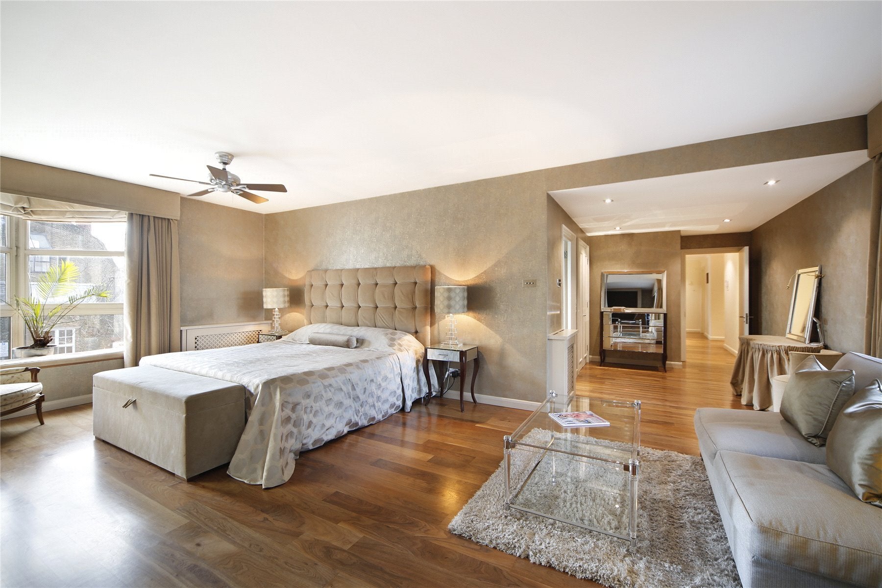 Flat Anhalt Road in Greater London