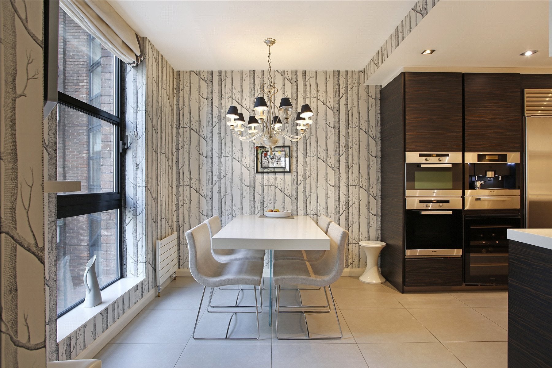 Flat Anhalt Road in Greater London