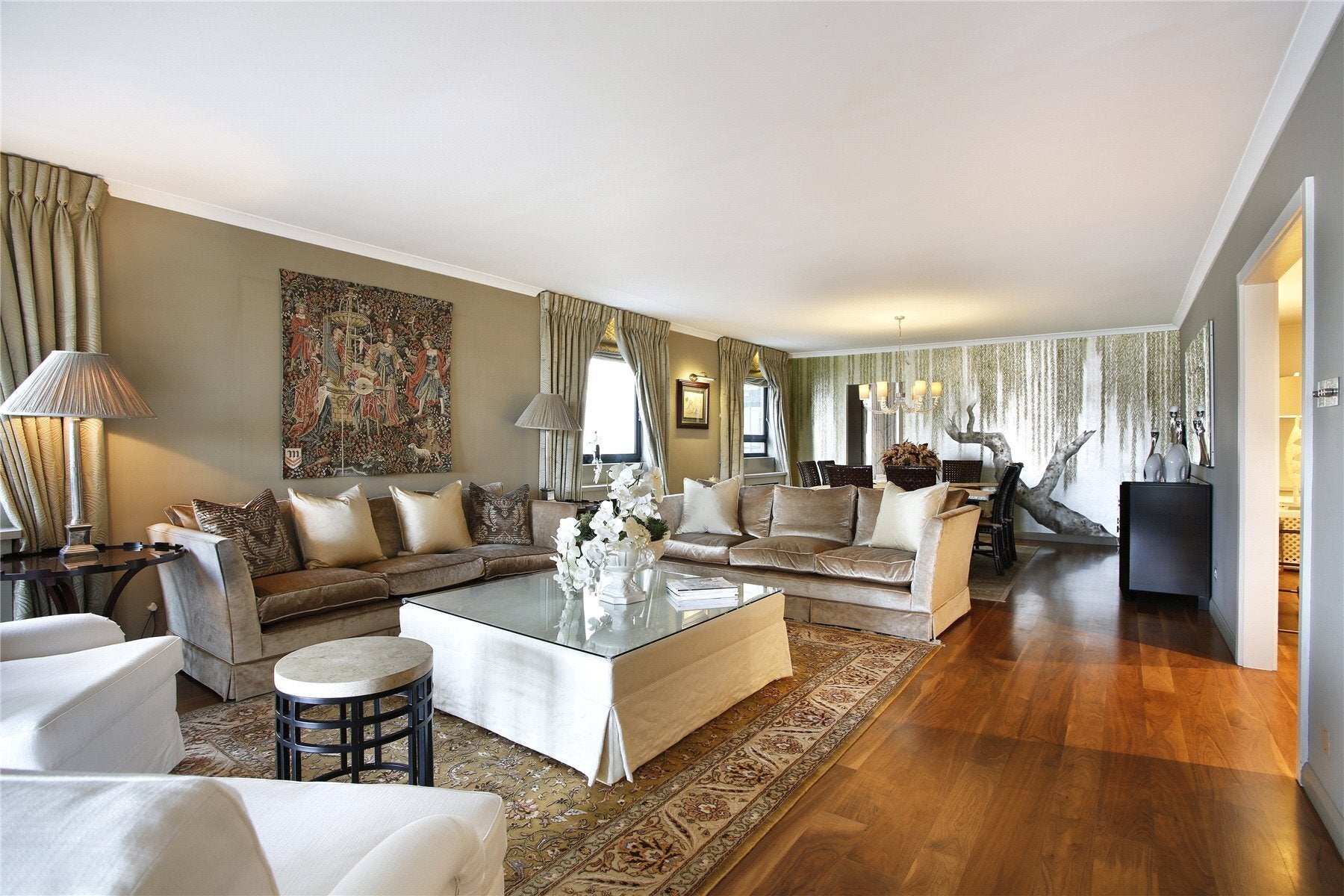Flat Anhalt Road in Greater London