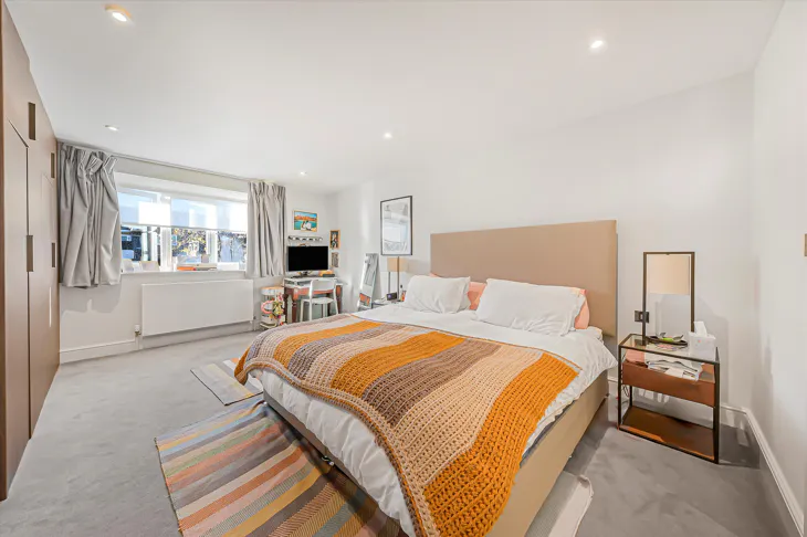 Flat Beechcroft Avenue in Greater London