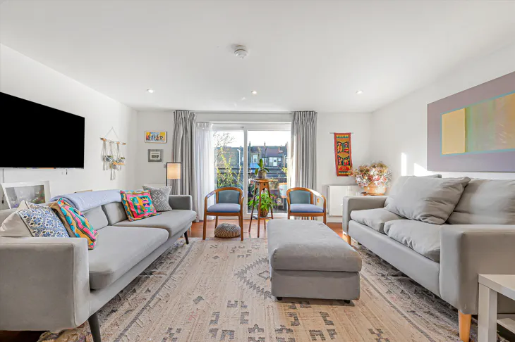 Flat Beechcroft Avenue in Greater London