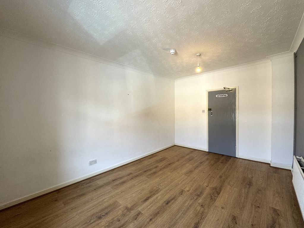 Room Cardiff Road in Taffs Well