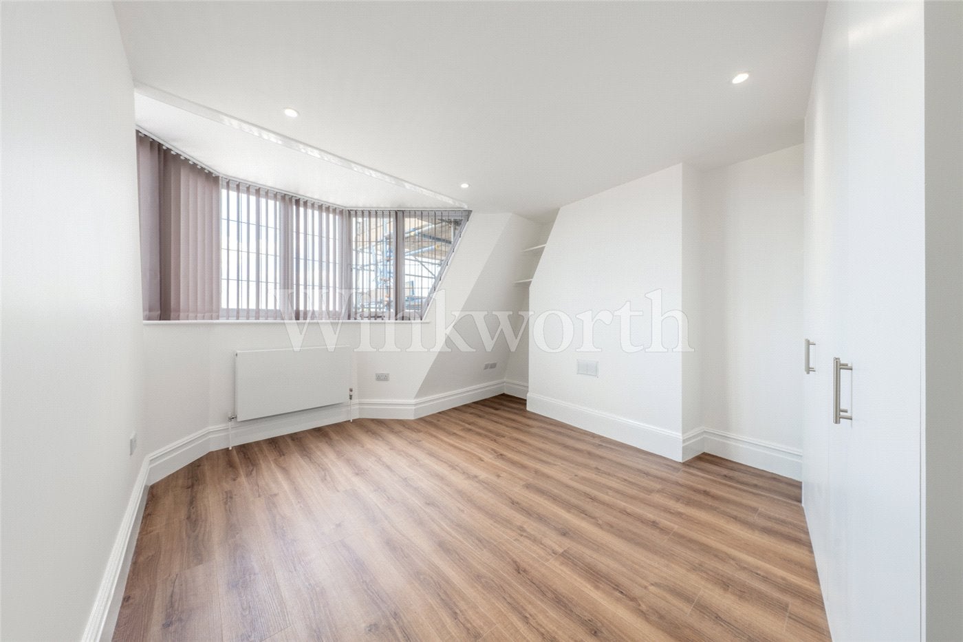 Flat Golders Green Road in Greater London