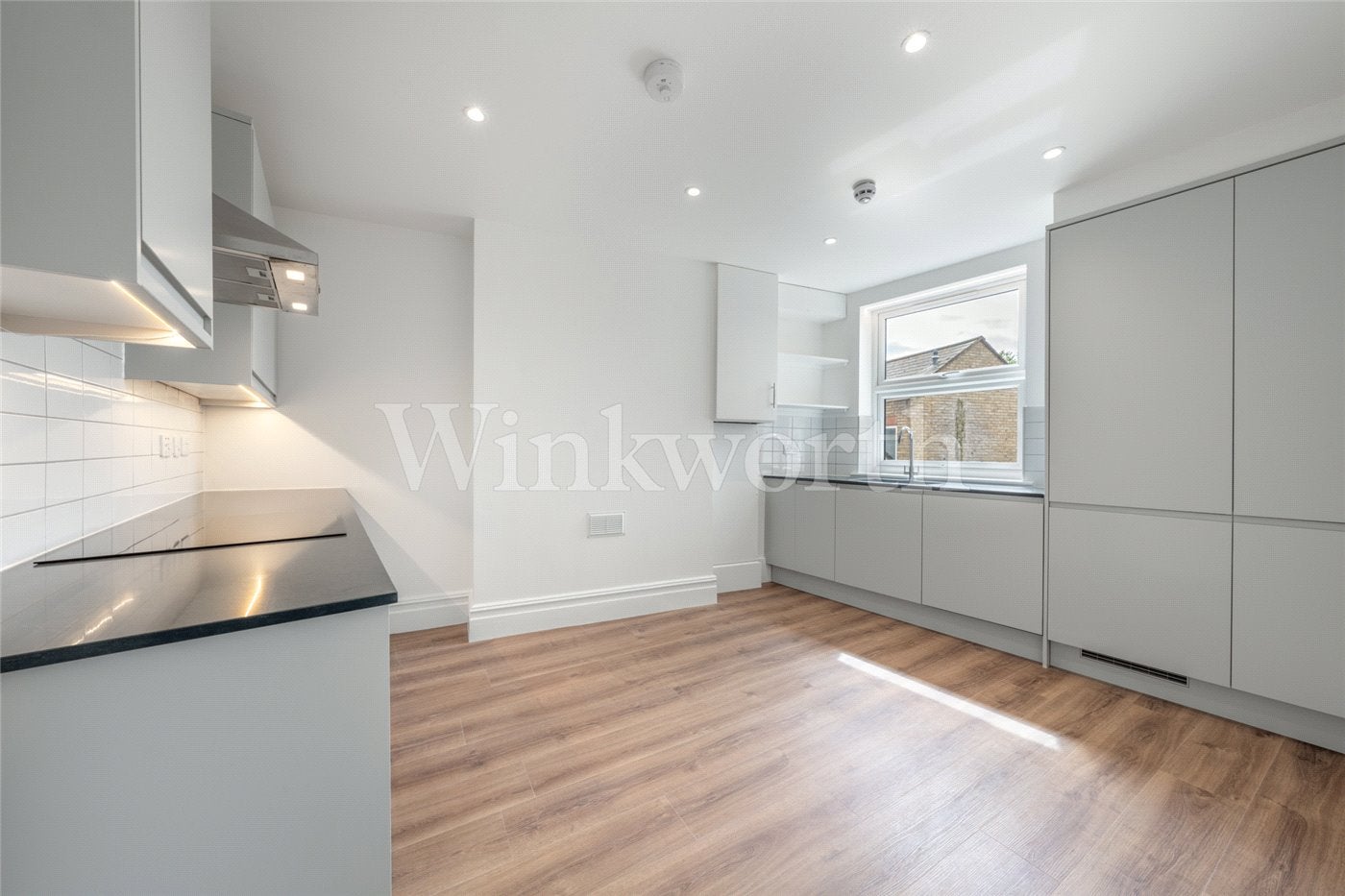 Flat Golders Green Road in Greater London
