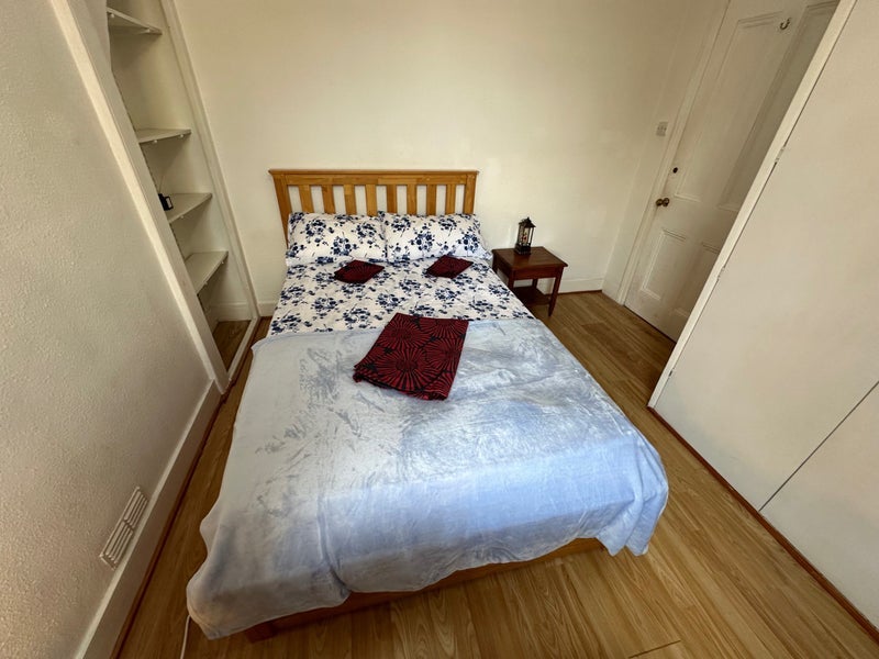 Room Rhodesia Road in Greater London