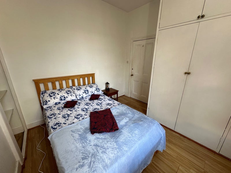 Room Rhodesia Road in Greater London