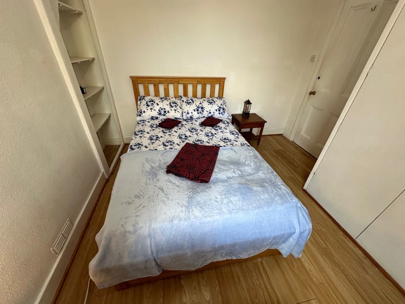 Room Rhodesia Road in Greater London