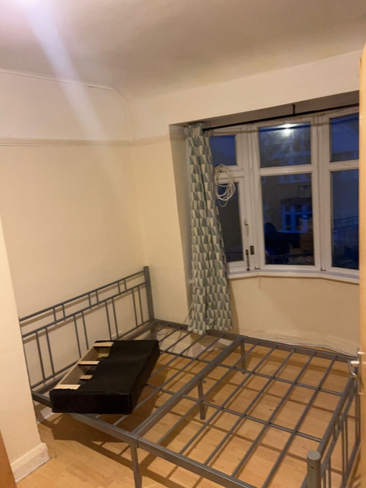 Room Sunningdale Avenue in Greater London
