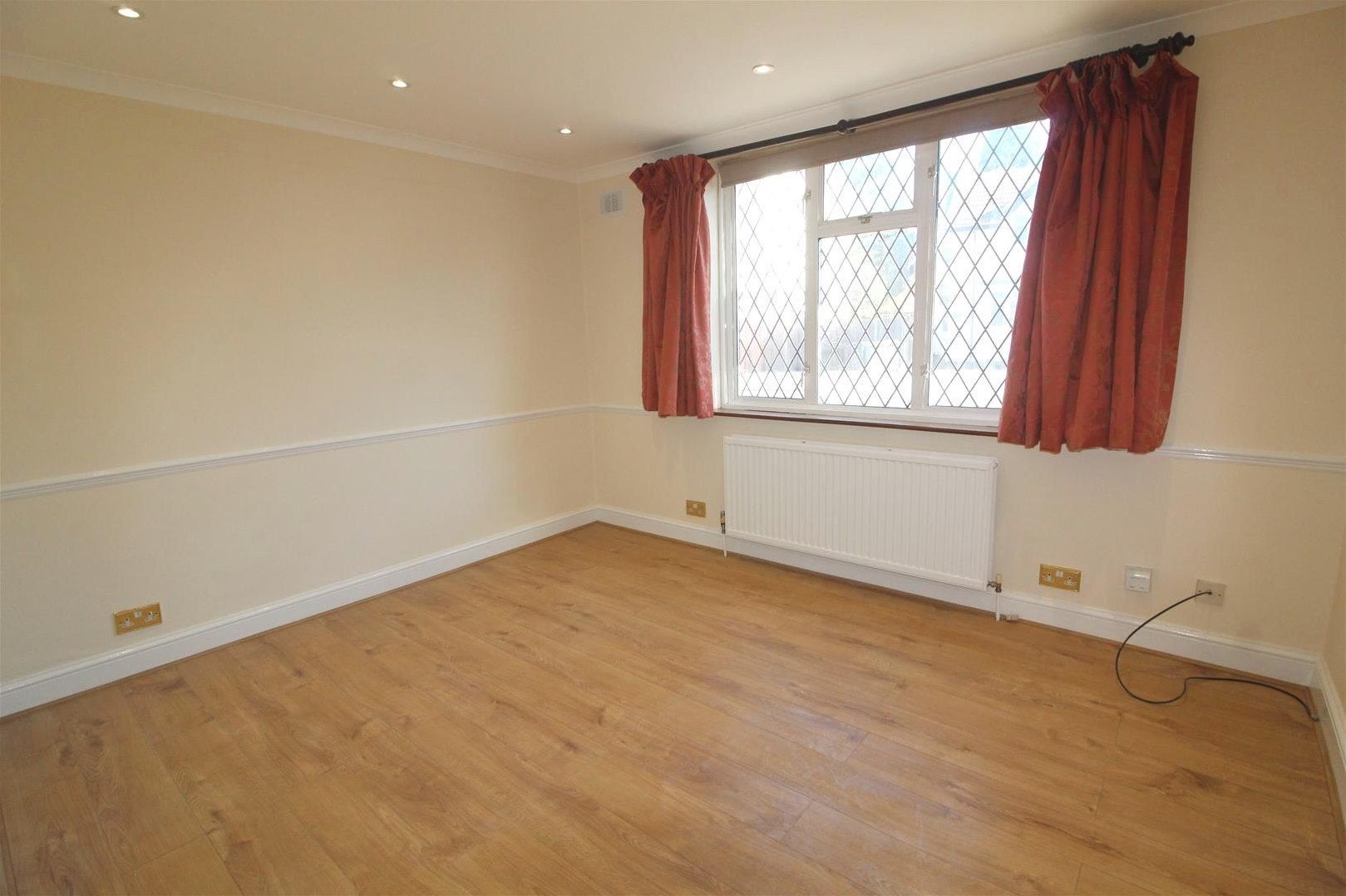 House Plantagenet Road in Greater London