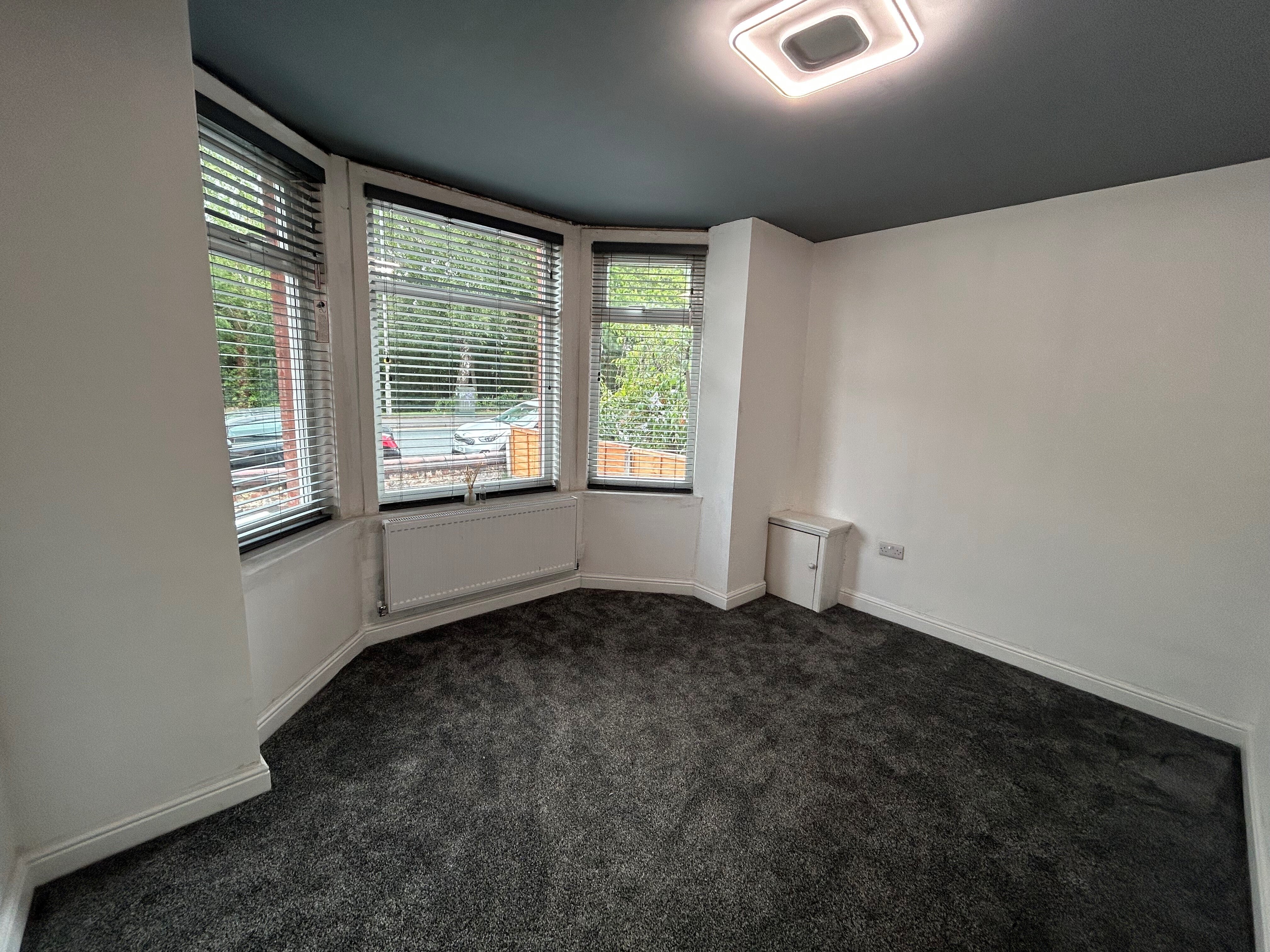 Flat Doveleys Road in Salford