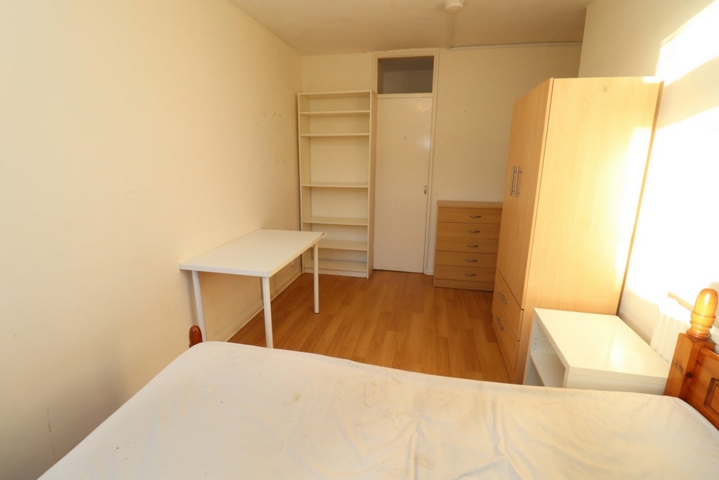 Room Globe Road in Greater London