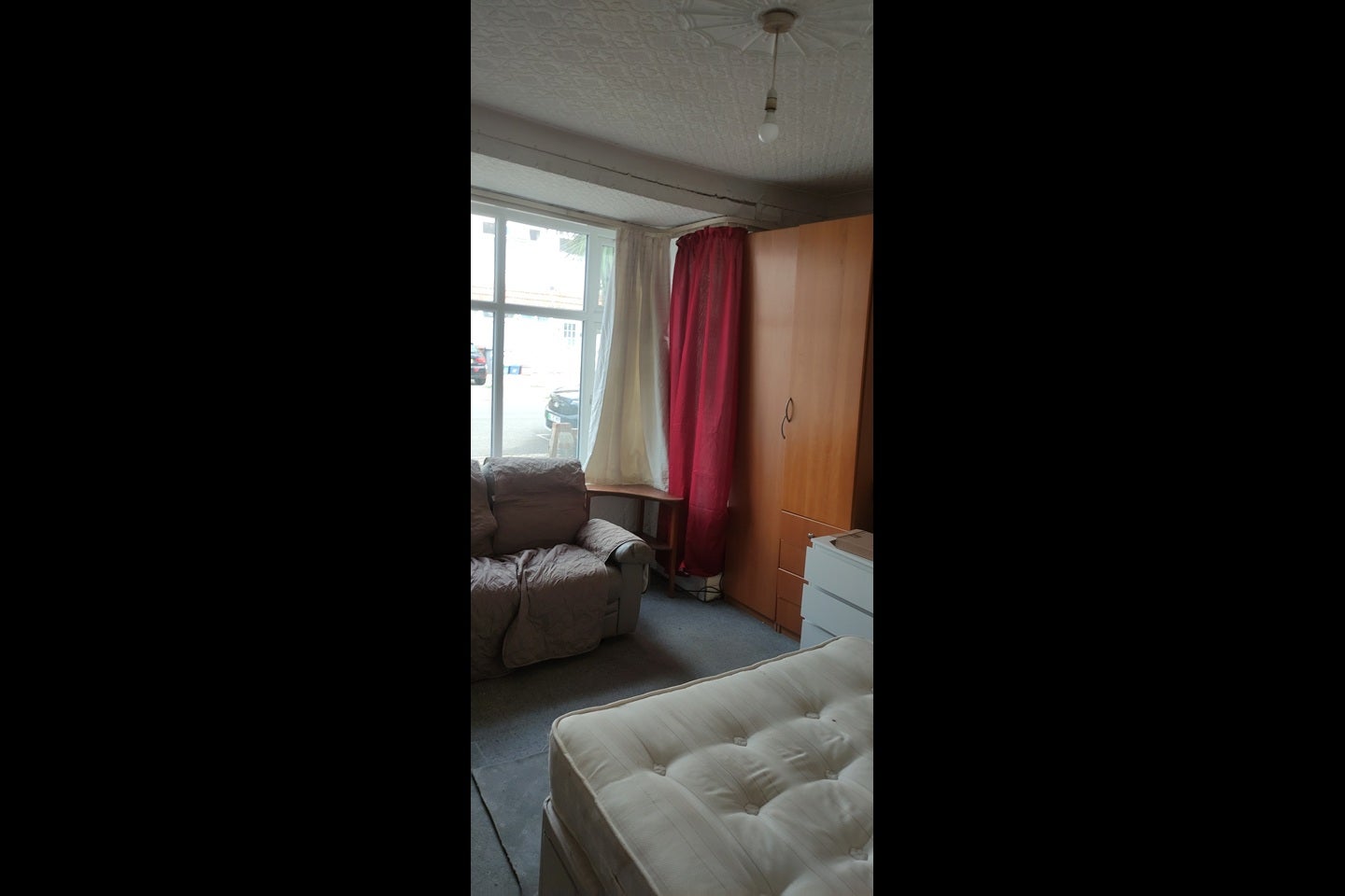 Room Bulstrode Avenue in Greater London
