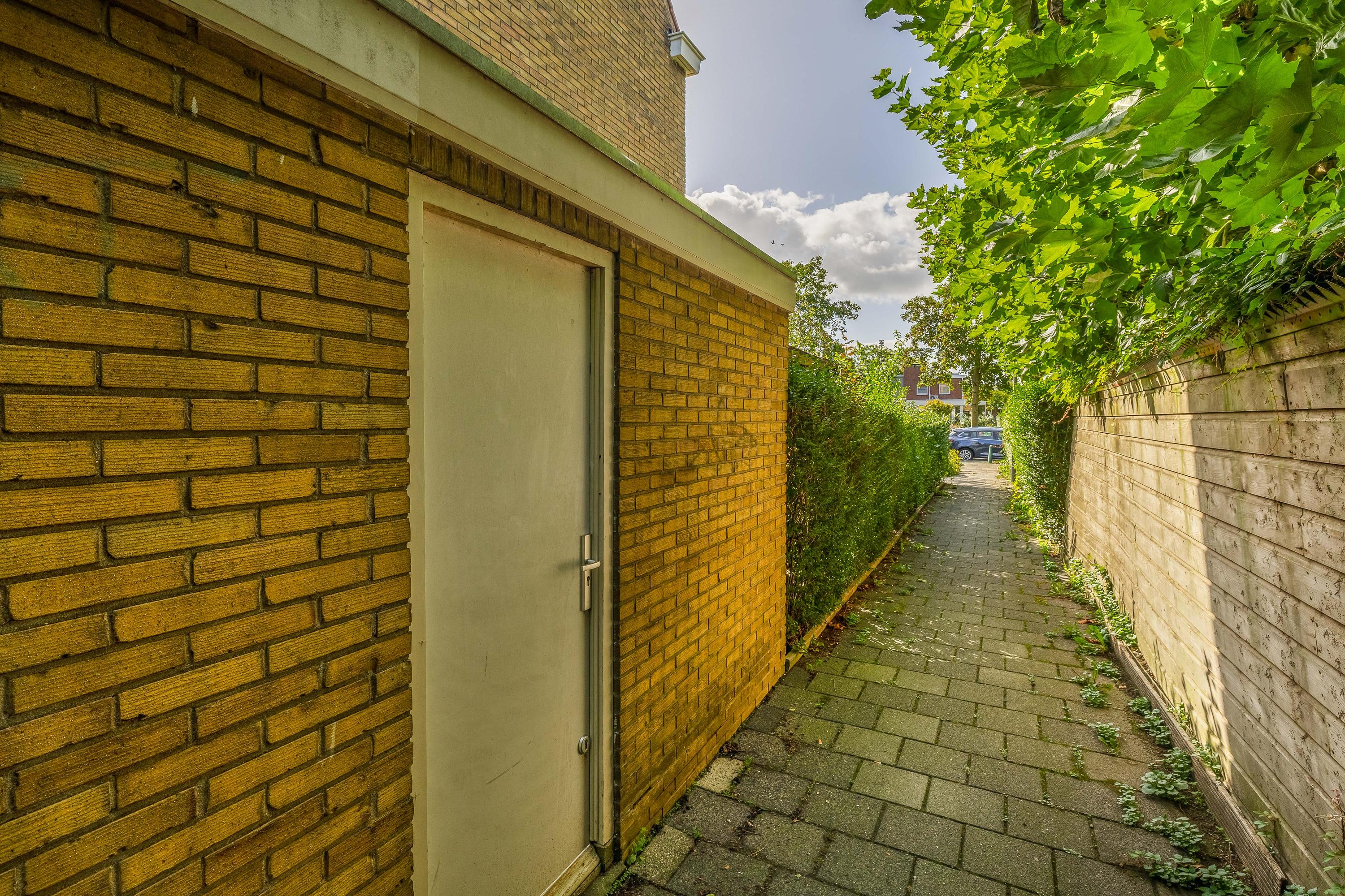 Tussenwoning te koop: Kamperlandsingel 7, Rotterdam