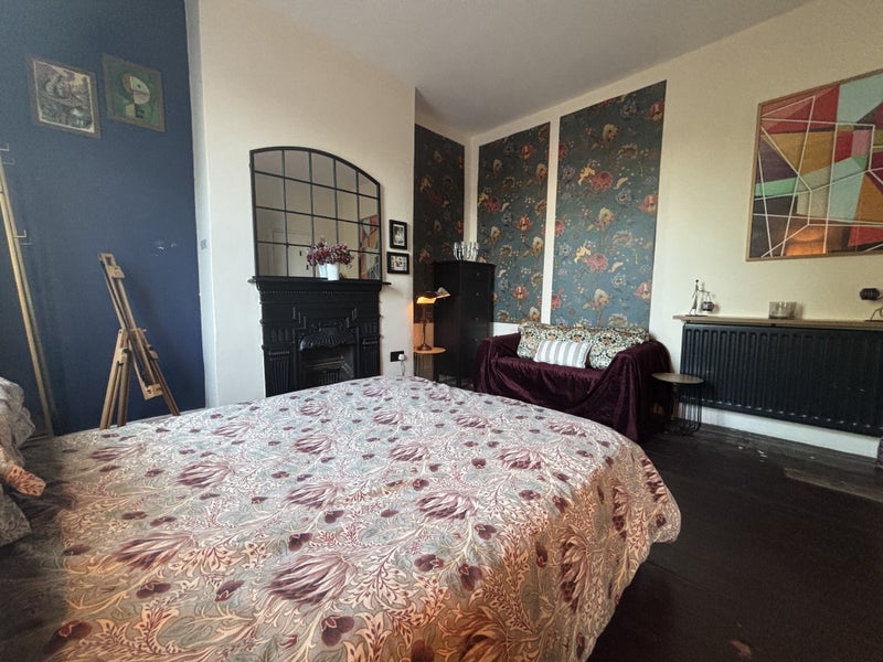 Room Heathwood Gardens in Greater London
