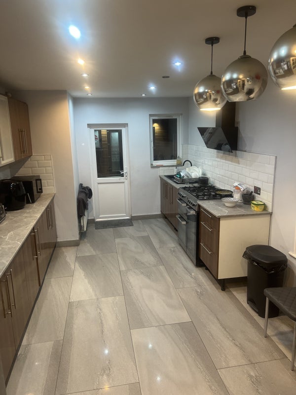 Room Sheringham Avenue in Greater London