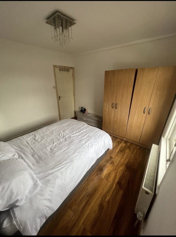 Room Sheringham Avenue in Greater London