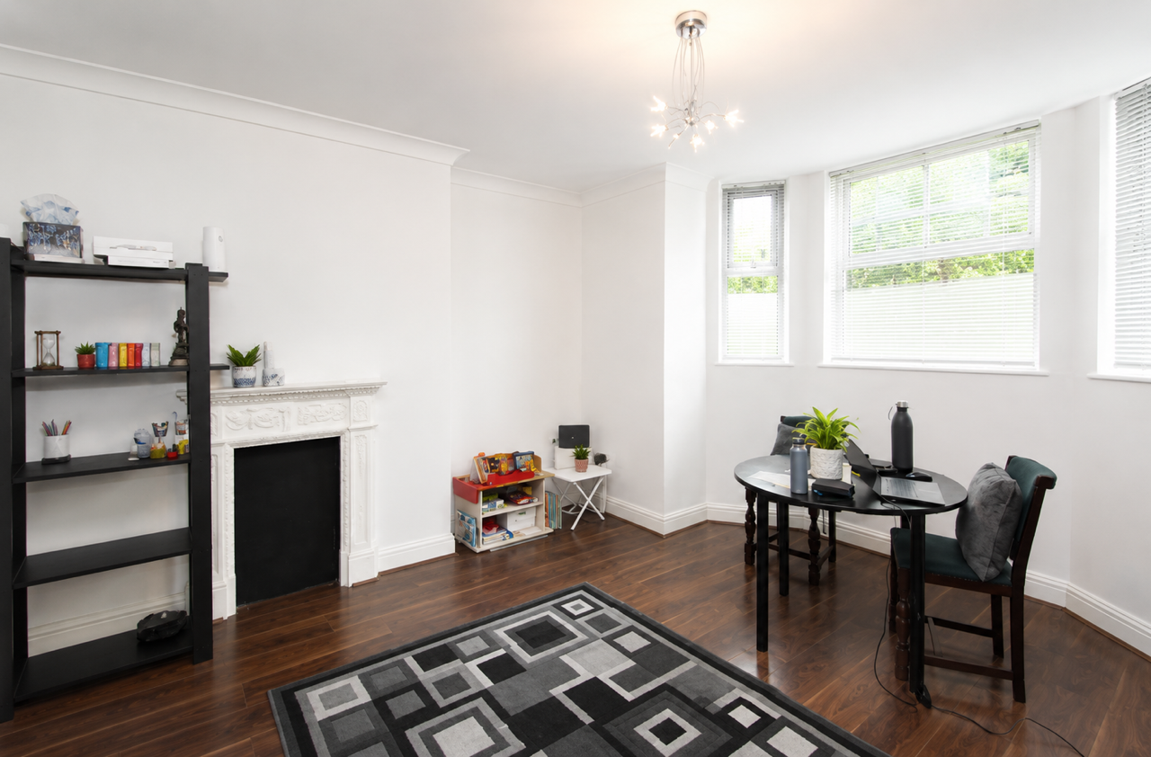 Flat Addiscombe Road in Greater London