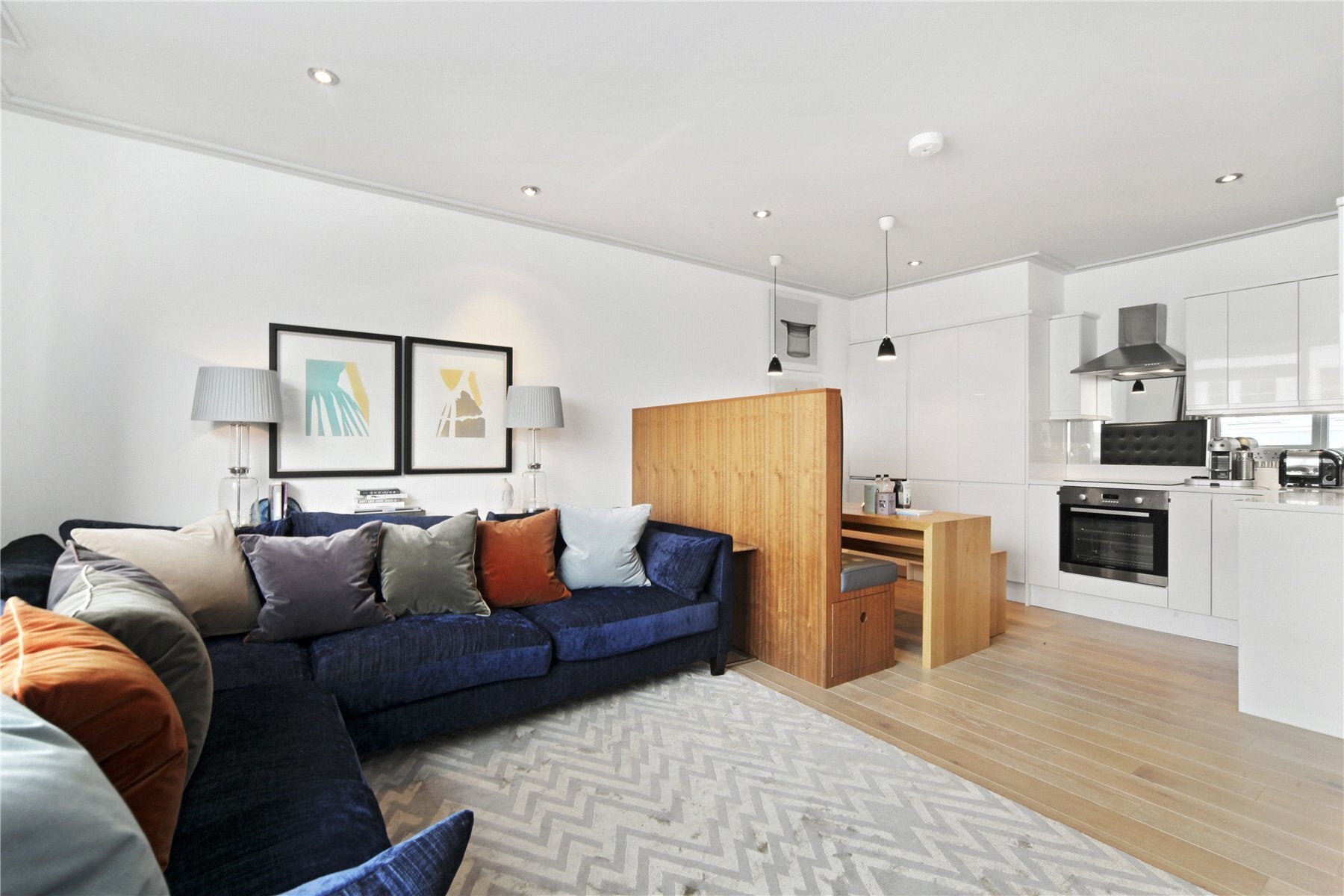 Flat Arundel Gardens in Greater London