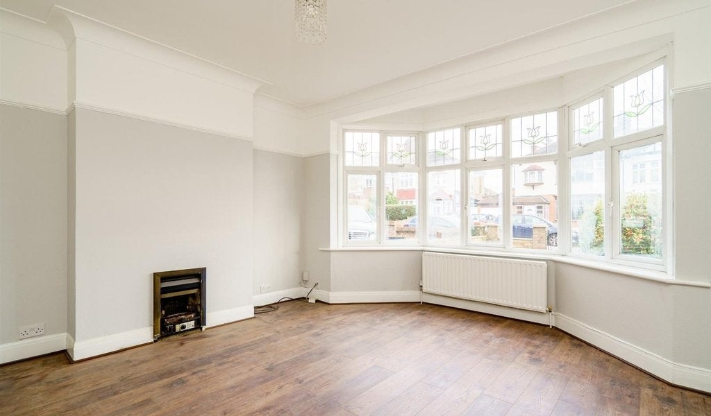 House Byron Avenue in Greater London