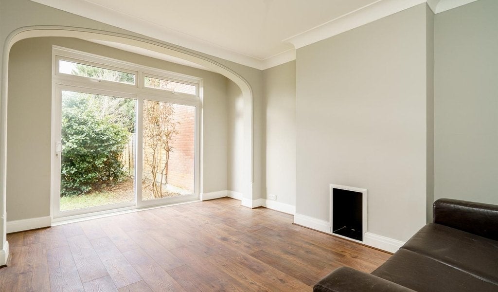 House Byron Avenue in Greater London