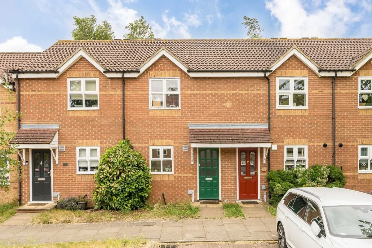 House Henry Doulton Drive in Greater London