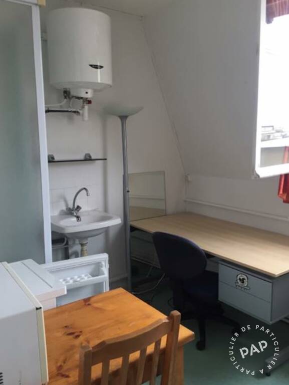Room Rue Ribera in Paris