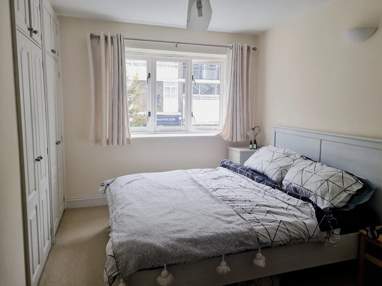 Room Westport Street in Greater London