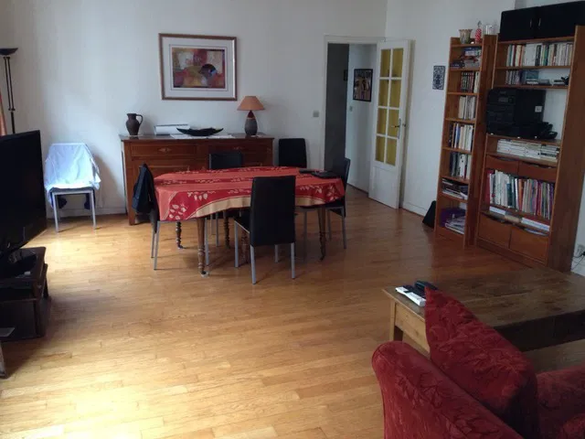 Room Rue du Faubourg Saint-Antoine in Paris