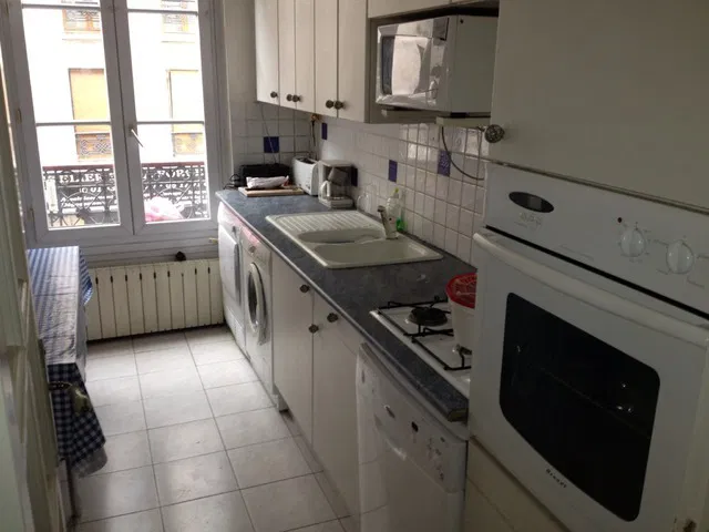 Room Rue du Faubourg Saint-Antoine in Paris