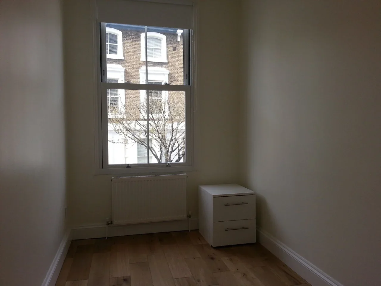 Flat Overstone Road in Greater London