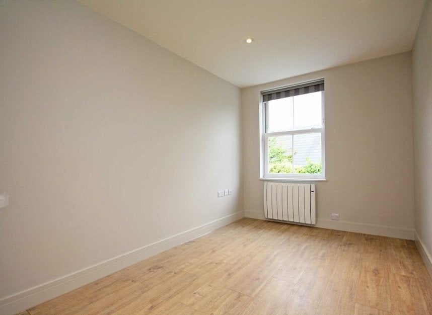 Flat Medfield Street in Greater London