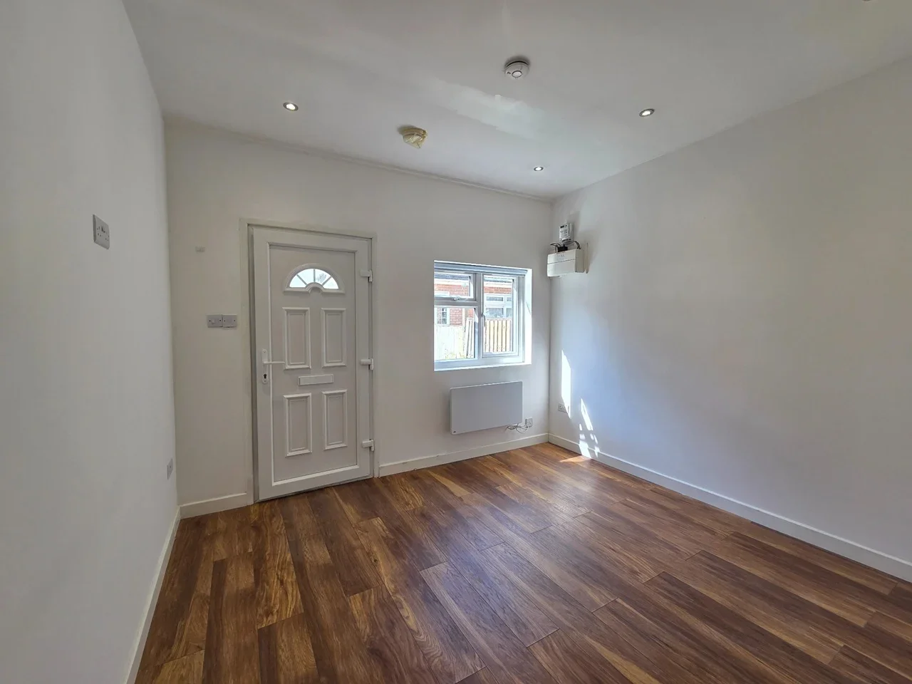 Flat Myra Street in Greater London