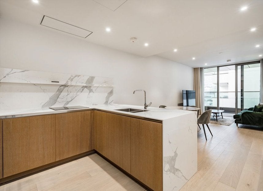 Flat Park Drive in Greater London