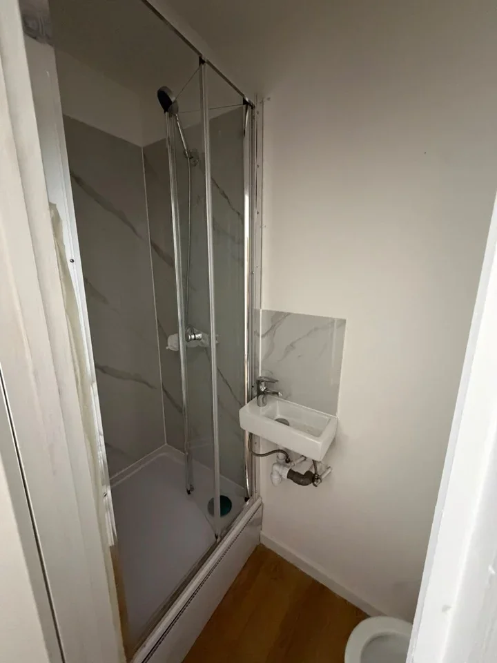 Flat London Road in Greater London