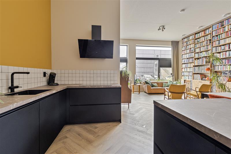 Appartement te koop: Ananasweg 162, Leiden
