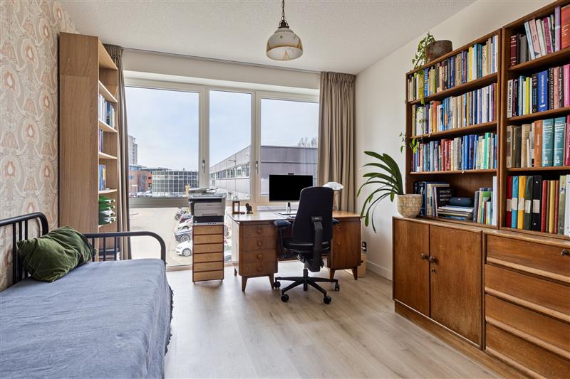 Appartement te koop: Ananasweg 162, Leiden