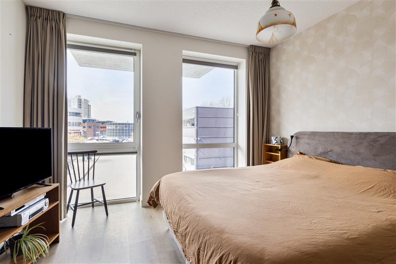 Appartement te koop: Ananasweg 162, Leiden