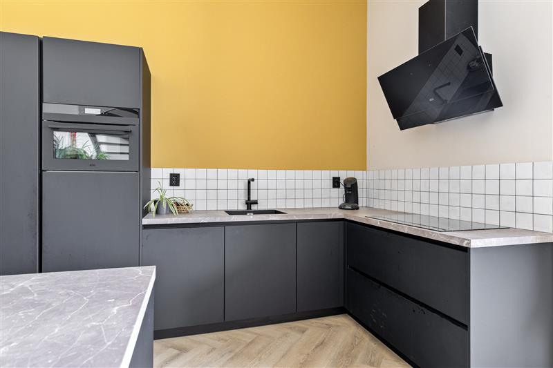 Appartement te koop: Ananasweg 162, Leiden