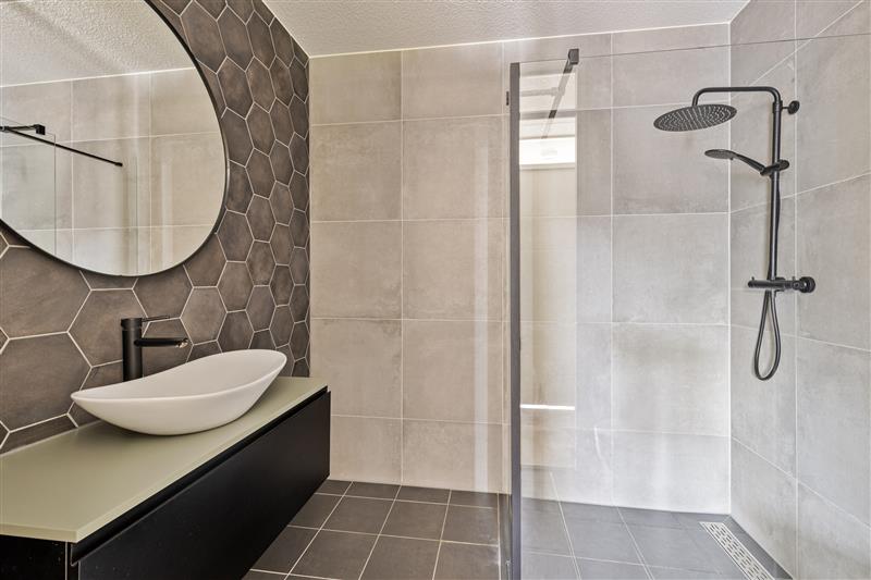 Appartement te koop: Ananasweg 162, Leiden