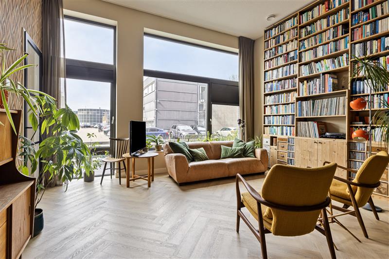 Appartement te koop: Ananasweg 162, Leiden