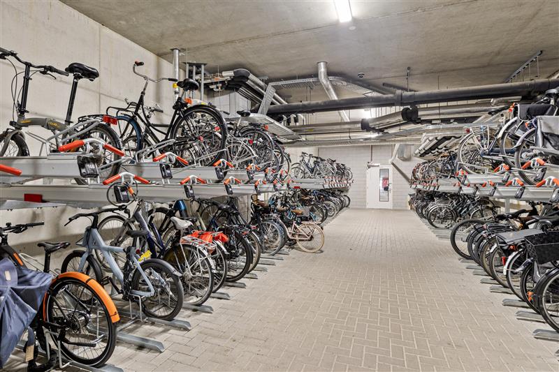 Appartement te koop: Ananasweg 162, Leiden