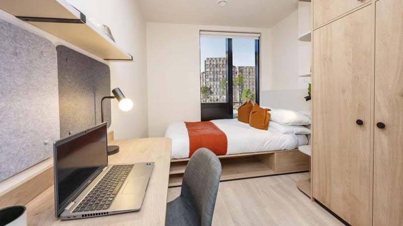 Room Beresford Street in Greater London