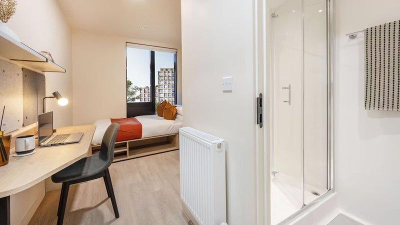 Room Beresford Street in Greater London